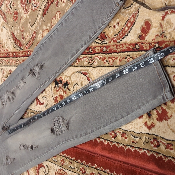 2/40 NWT Grey distressed jeans - Picture 10 of 13